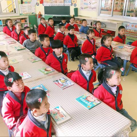 2021年4月16日第七周安康苗苗幼儿园大大三班本周活动《阅读绘本》