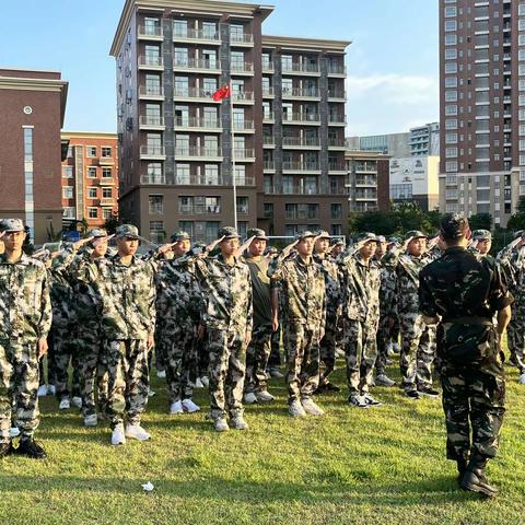 青春似火，百炼成钢—记海南华侨中学观澜湖学校高一九班军训实录（9月5日）