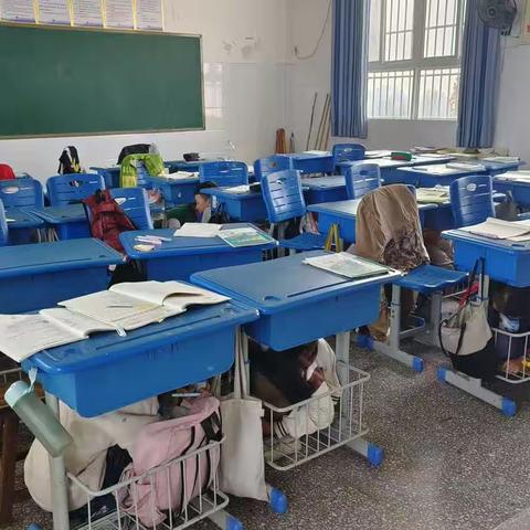 王庙镇中心小学旧城校区               防震减灾安全演练