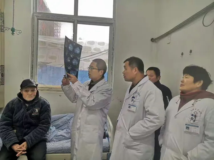 包含东方医院代挂专家号服务行动不便全程帮扶，就医更有保障的词条