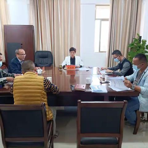 县政府副县长候选人王永珍主持召开政府专题会，研究我县中小学土地确权事宜