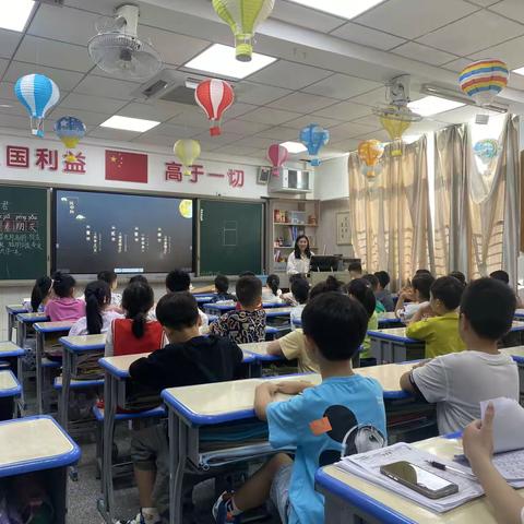 『家长助教』情满中秋 巧做月饼