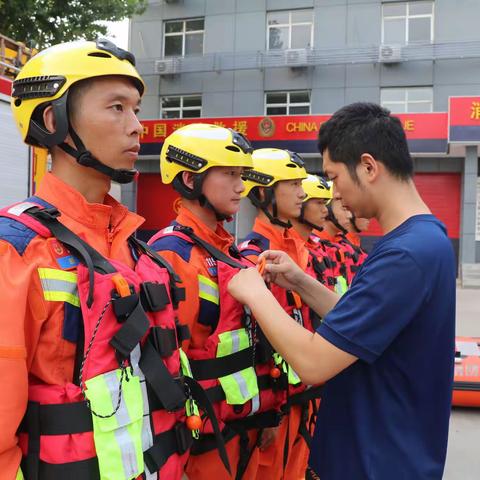 肥乡区广安路消防救援站全力做好防汛器材检查工作