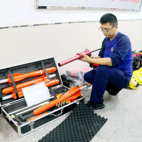 肥乡区广安路消防救援站第一时间好强降雨天气抢险救援准备工作