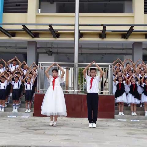 【德雅活动】献出的是爱心  托起的是生命－－芒市民族小学四年级127班第十七周主题晨会