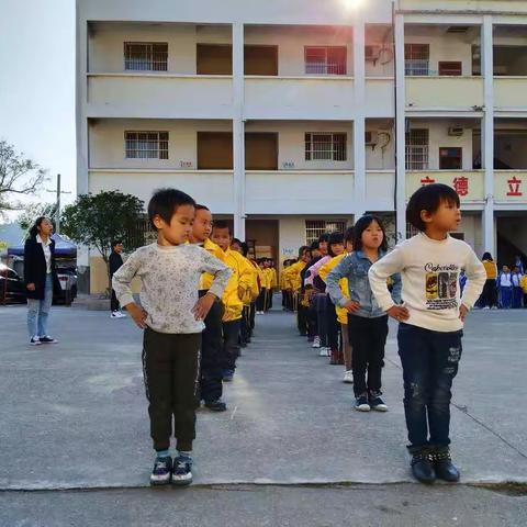 郑坊西山小学：“七彩阳光”下的活力童年