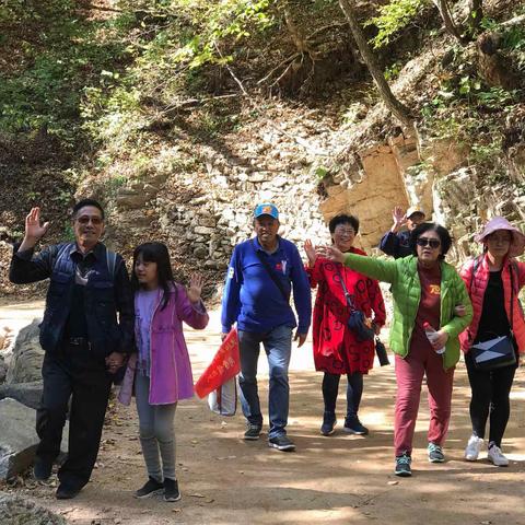 别样的重阳节——金秋揽胜绿石谷