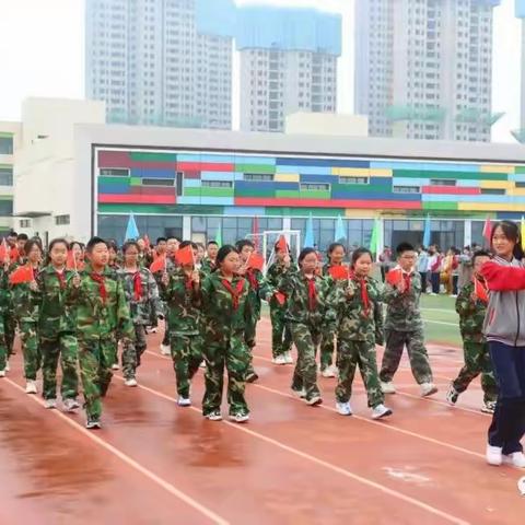 恰同学少年，风华正茂。逞飒爽英姿，一代天骄。——晋城市东南新区学校（七）21班2023年秋季运动会