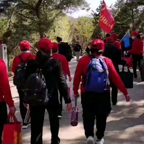 “阳春踏歌，粟香出行”兰陵粟香餐饮服务公司第四届户外采风打卡平邑蒙山