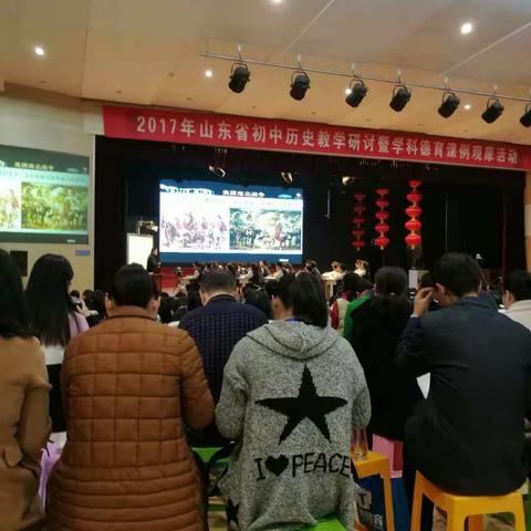 美国南北战争教师认真听课学习。