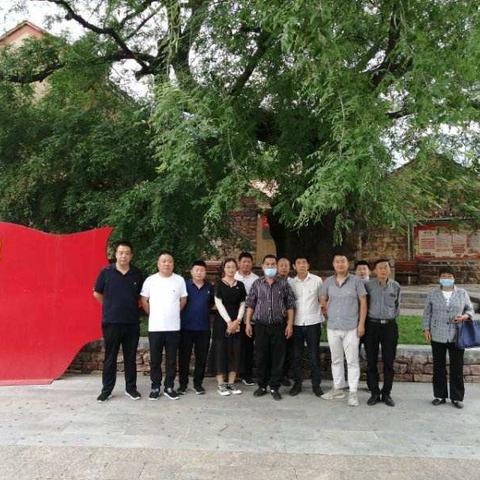 支部共建印初心  党员结对践使命