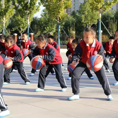 动感篮球，火爆全场——广饶县兴安小学秋季篮球操比赛火热进行中