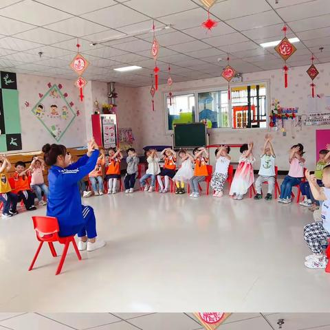 金太阳☀幼儿园中二班小朋友们第十六周精彩瞬间🎉🎉