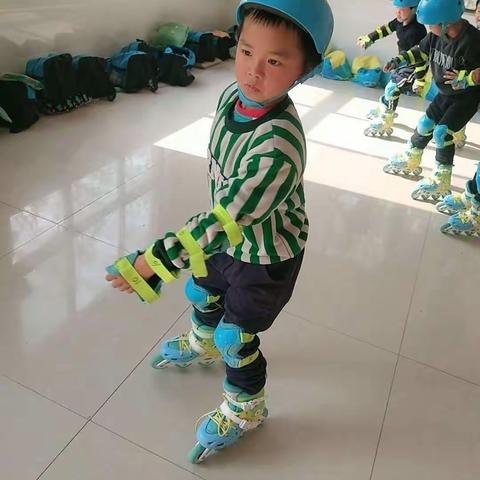 小天使幼儿园2020年体智轮舞大赛，张鑫宇！