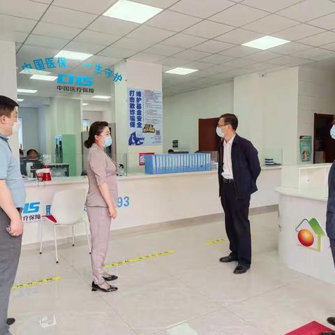 县委老干部局到东凤街道城南社区调研“新型社区”创建工作