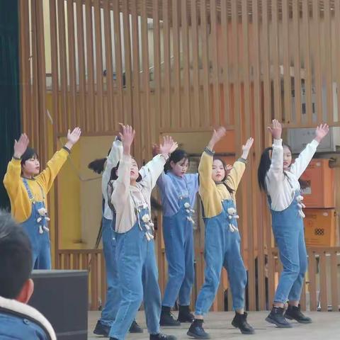 “童心飞扬，筑梦远航”嵩县昌琳学校2022年元旦文艺汇演