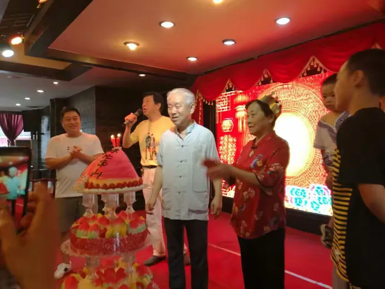 贺周德凯七十华诞。