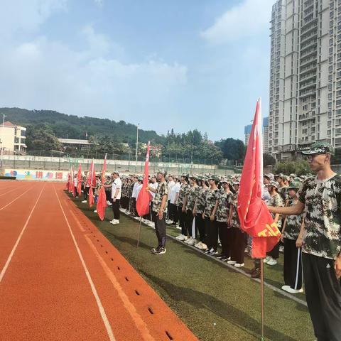 飒爽英姿，书写青春芳华﻿——记青岛志贤中学2022级高一新生军训汇演