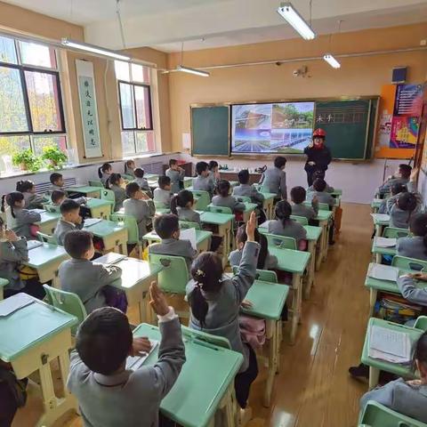 新道街小学一年十二班家长进课——“了解市政行业”