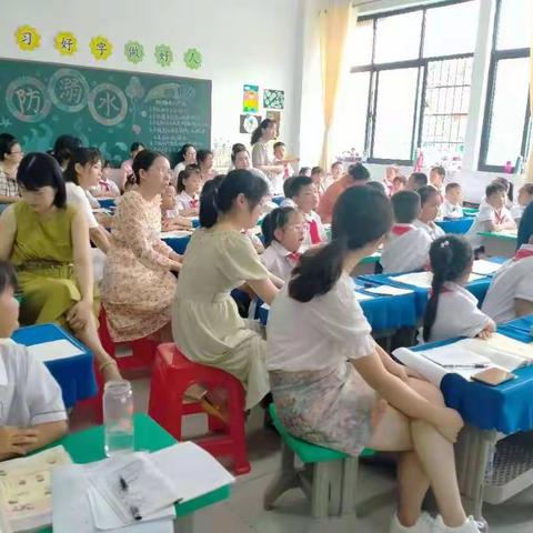 乘教研之风，展数学之美——记光山六中小学部数学教研活动