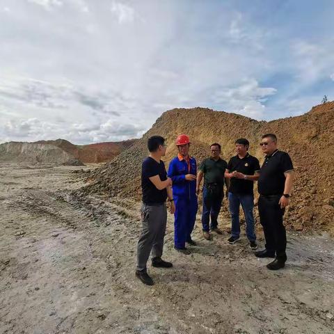 禄劝公司常务副总带队到富民实地考察石膏资源