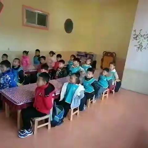 园所简介：成县红黄蓝启智幼儿园是一所有着十年历史的民办普惠性幼儿园。我园以《幼儿园工作规程》、《幼儿园