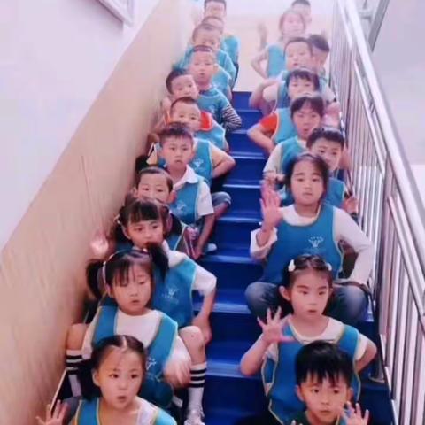 园所简介：成县红黄蓝启智幼儿园是一所有着十年历史的民办普惠性幼儿园。