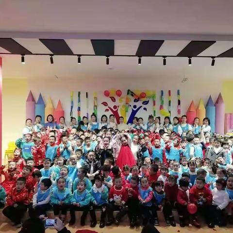 岁末将至  歌颂冬绥  平安喜樂  萬事如意，元旦快乐，这是我们红一班的小朋友，送给大家最…（副本）