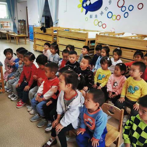 蓝泊湾幼儿园小一班快乐学习、健康成长