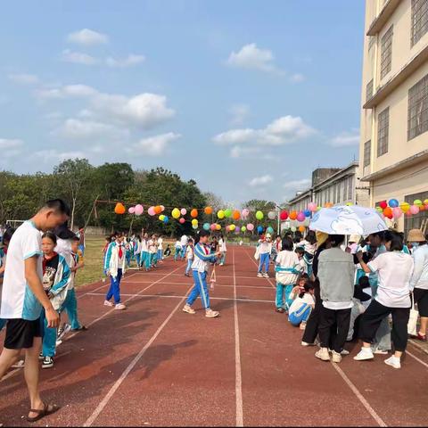 力拔山河，绳采飞扬——临高县东江小学庆“三八”女神节教职工拔河比赛