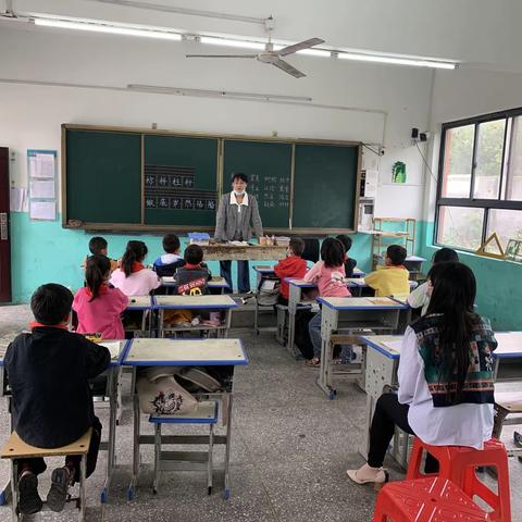 见微知著，以查促教。———褚河街道巴庄回族小学教学常规检查