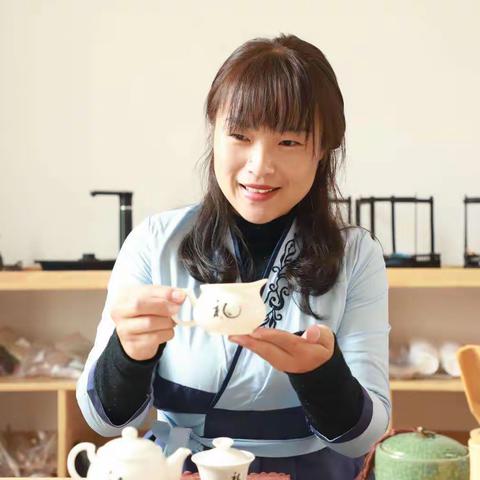 腾翔外国语幼儿园——“学茶艺，品茶香，享茶趣”