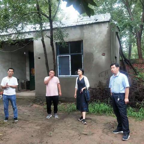 北郭乡全面走访关注贫困户汛期住房安全