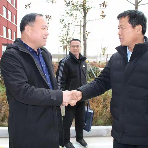 滕州市教师进修学校李志友校长一行莅临临沂兴华职专参观指导工作