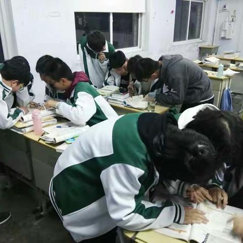 上街实验高中高一（13）班 “有尊严地活下去”