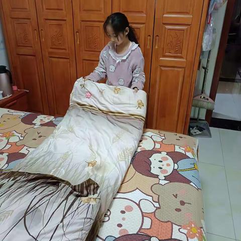 我是池阳小学三年级二班（夏庆玲）我正在参加微实践活动我能干