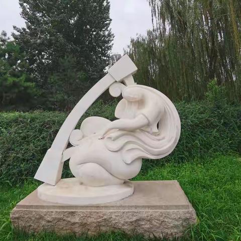 雕塑园漫步（手机随拍）