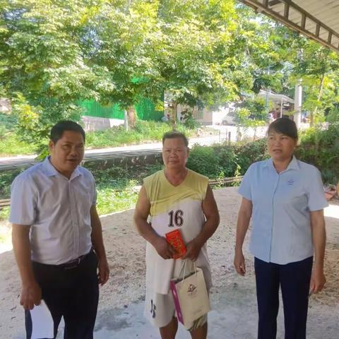 七一系列活动，狮求社区开展“党的关怀暖人心”走访慰问活动