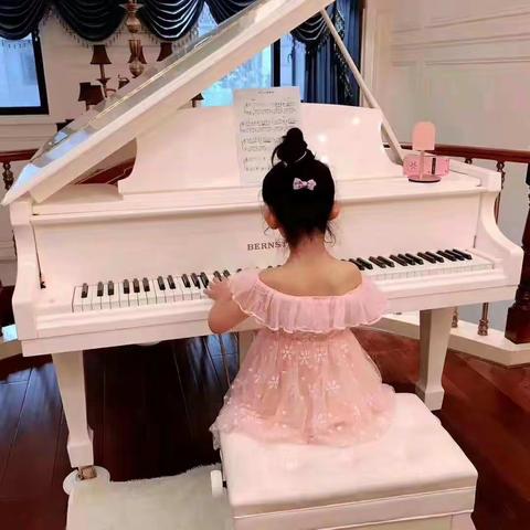 敦煌市幼儿园中三班·《不输在家庭教育上》之《在女儿面前我不是女强人》