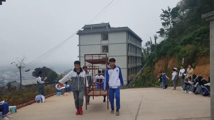 大雪,景东一中史无前例的"人口大迁徙"