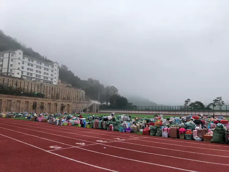 大雪,景东一中史无前例的"人口大迁徙"