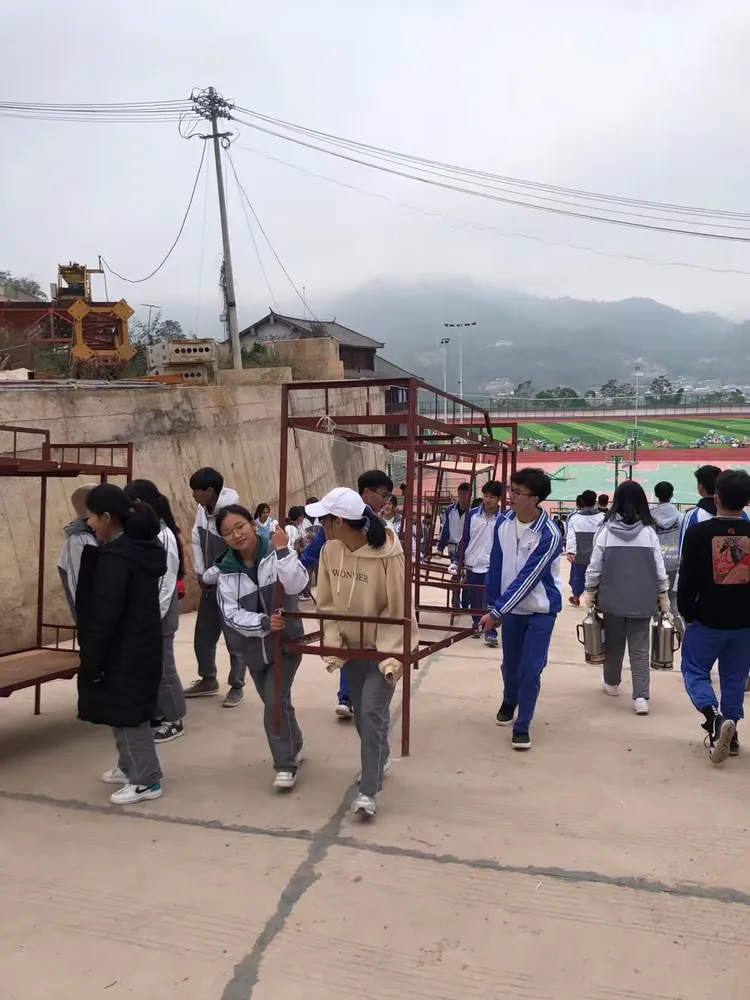 大雪,景东一中史无前例的"人口大迁徙"