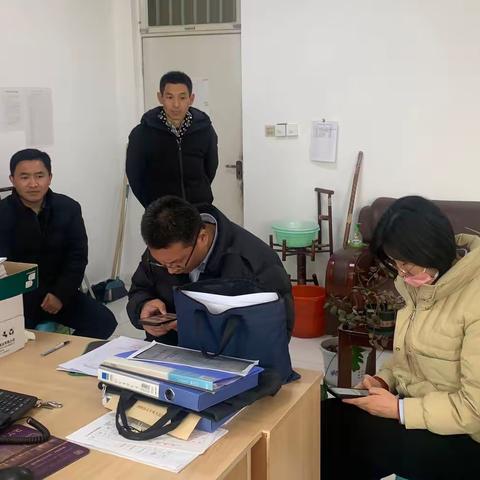 提高支出透明度，全面推行公务卡