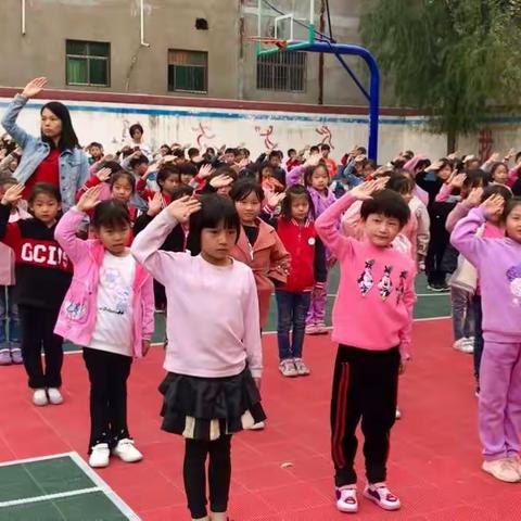 做文明小学生——伊川县北京希望小学升旗仪式