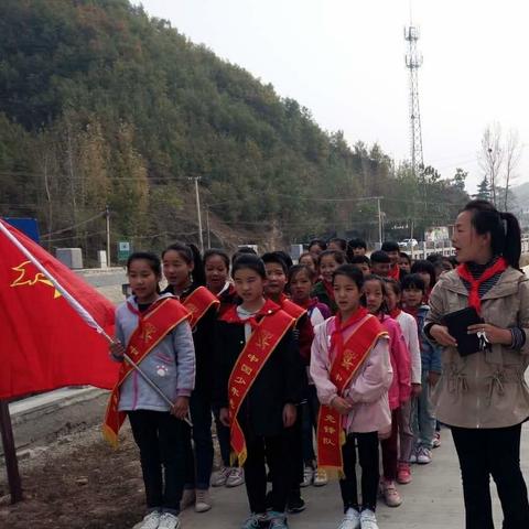 九九重阳节 敬老情意浓 ——汝阳县十八盘乡中心小学弘扬敬老风尚之尊老、敬老、爱老、助老活动