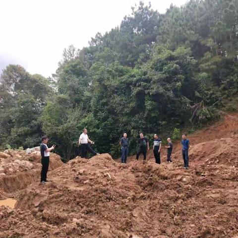 县统战民宗局到建兴村调研民族团结进步示范建设工程