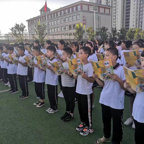 温情开学日 情暖世纪缘——五（6）班开学第一周活动纪实