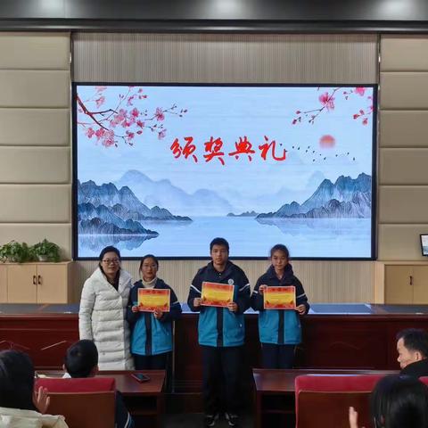 诗词大会品经典  共中学子展风采