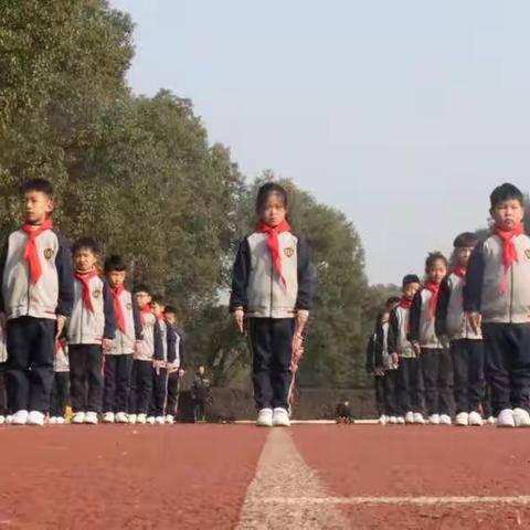 龙川学校小学部第十九周升旗仪式暨国旗下演讲——八角楼上