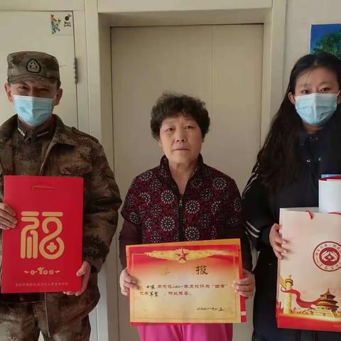 振兴街街道“送喜报送祝福”